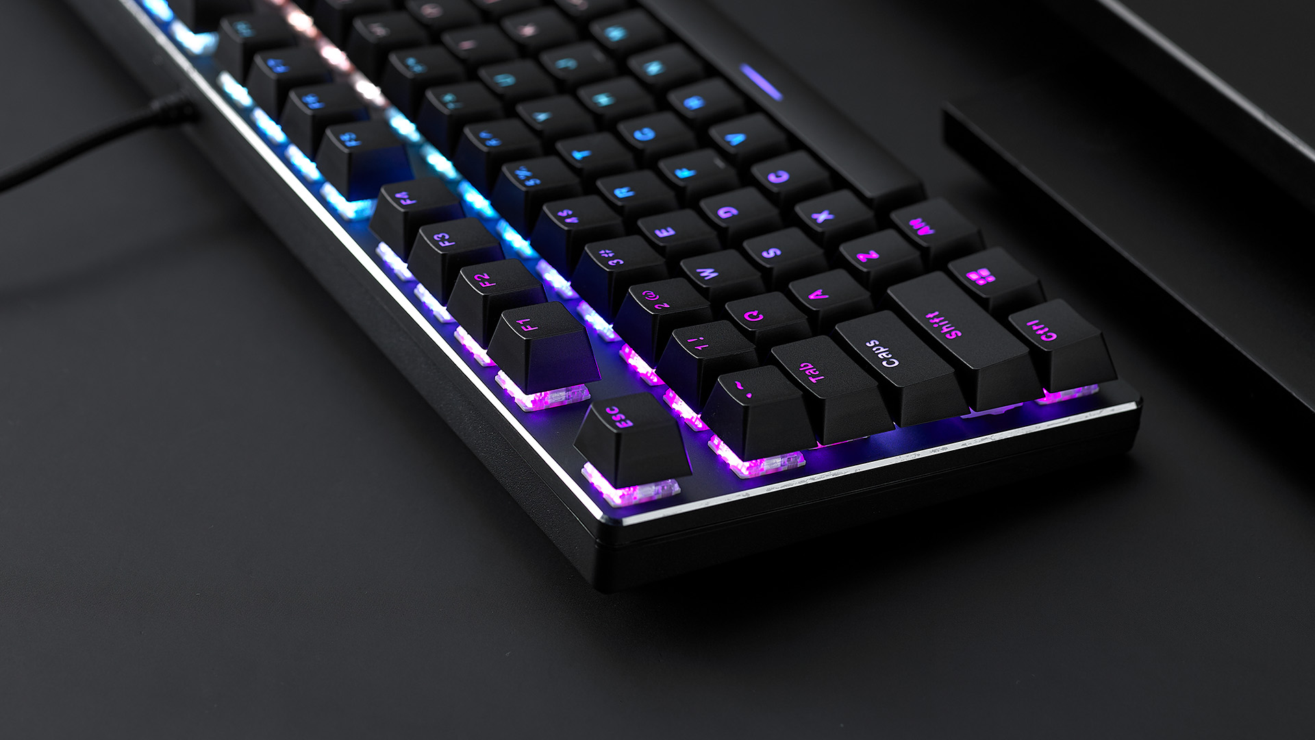 星途幻彩RGB背光游戏机械键盘 V700RGB合金版 详情配图
